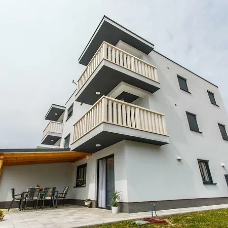 Apartment Ferias Trogir Exterior photo