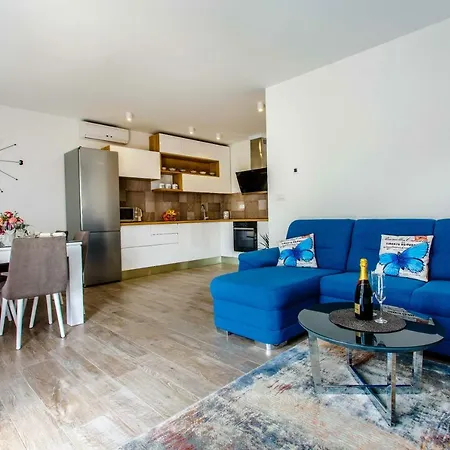 Apartment Ferias Trogir Exterior photo